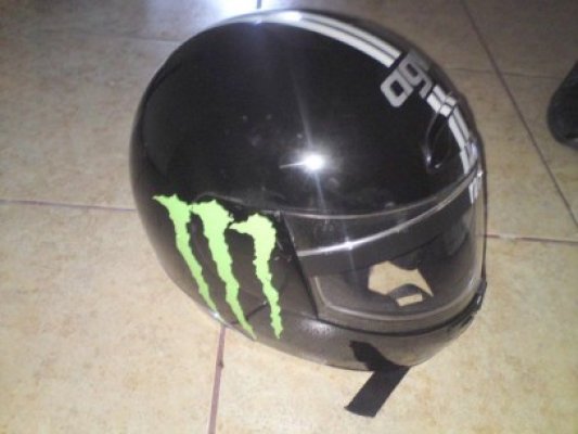 Mopedist băut, luat pe capotă de BMW
